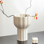 Zweilagige Vase mit geriffelter Oberfläche