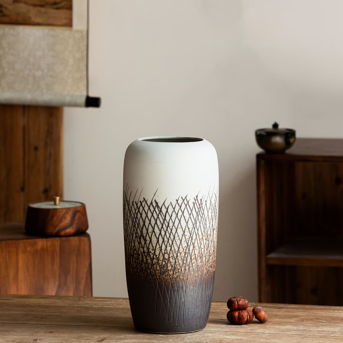 Zylindervase mit Kreuzmuster